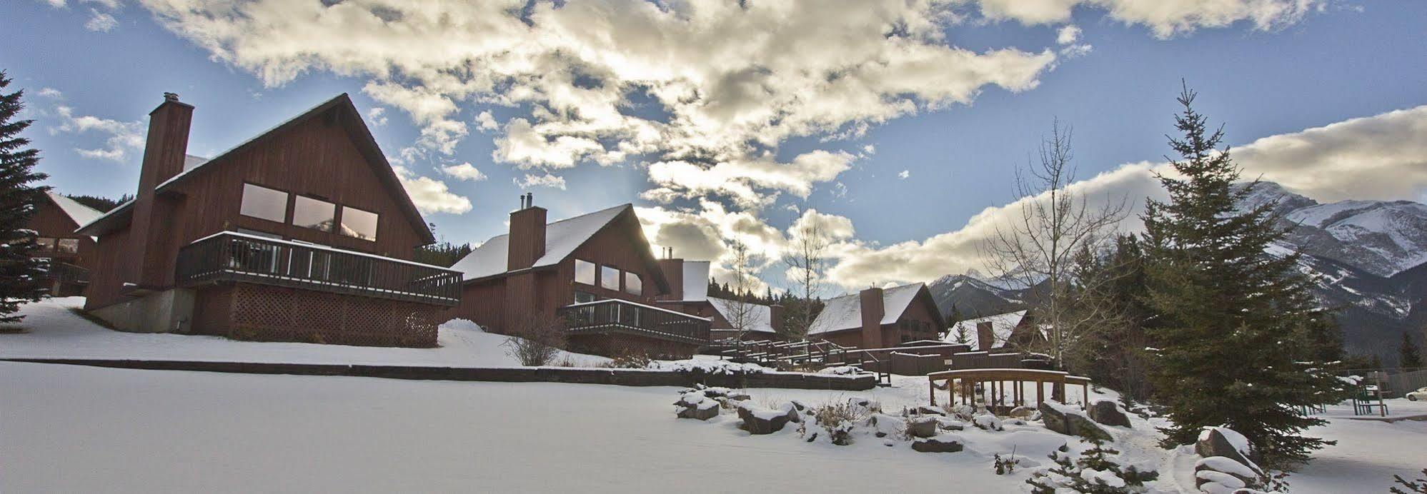 Banff Gate Mountain Resort Кенмор Екстер'єр фото