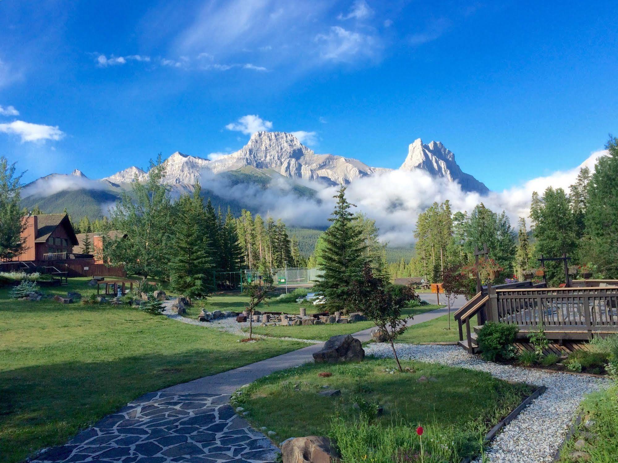 Banff Gate Mountain Resort Кенмор Екстер'єр фото